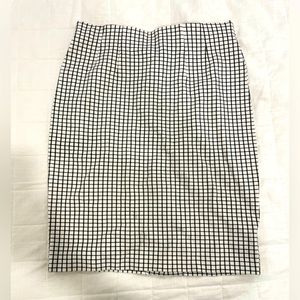 Black and white check pencil skirt